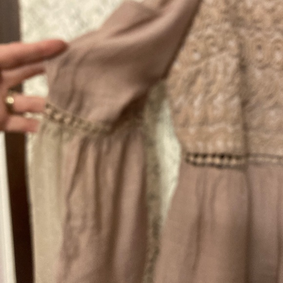 VIVID IMPORTERS NY Cild Shoulder Blouse ((M) - Picture 7 of 10